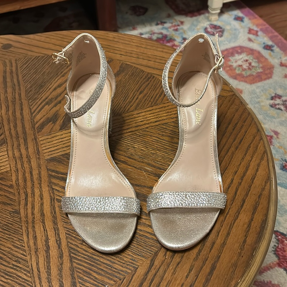 Essex lane gold dress Sandle size 6.5 M